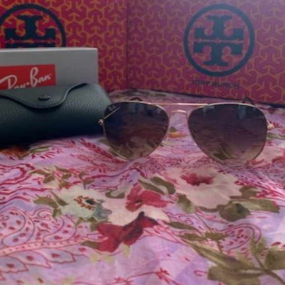Ray-Ban Gold Aviators 58mm